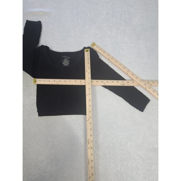 Intimately Free people women's long sleeve Black textured crop top Sz XS-S Goth - Picture 3 of 4